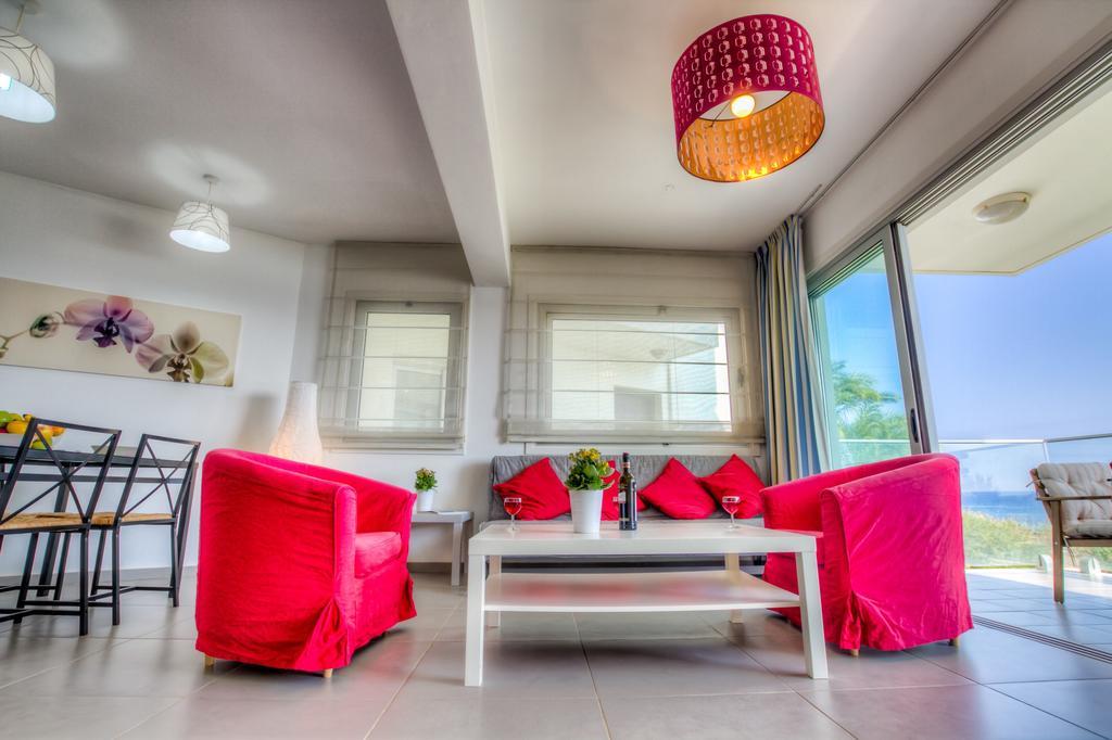 Beachfront Trident Protaras Eksteriør billede