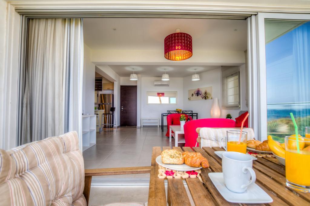 Beachfront Trident Protaras Eksteriør billede