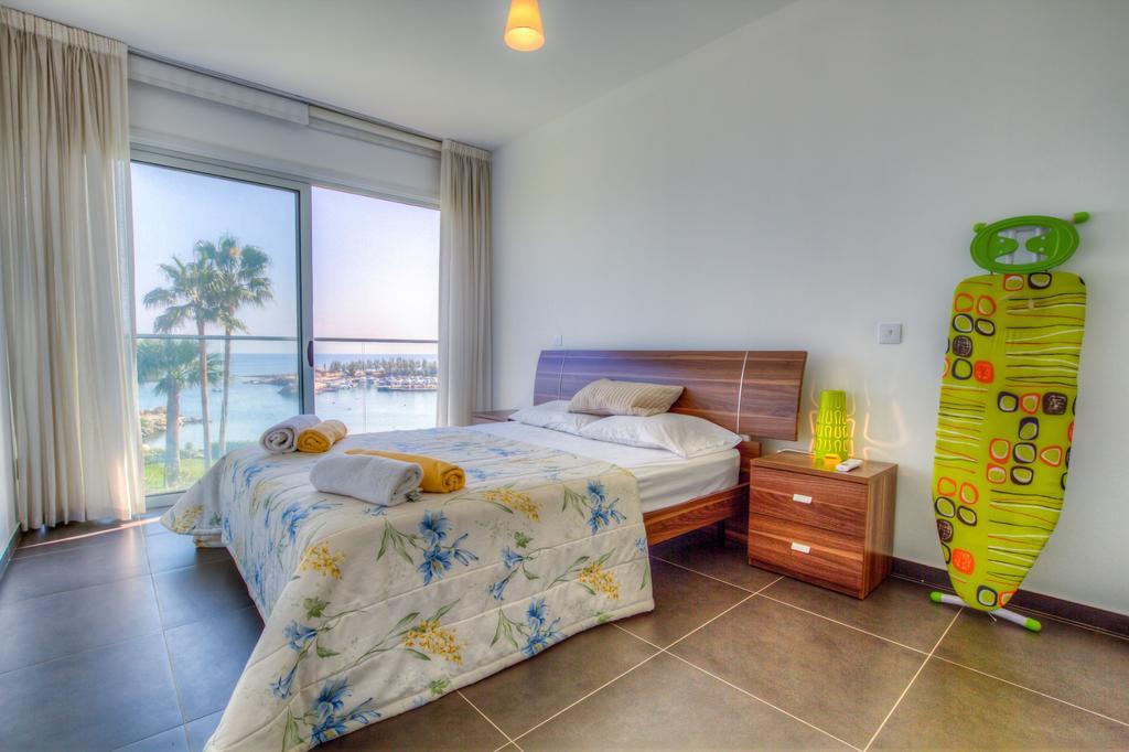 Beachfront Trident Protaras Eksteriør billede