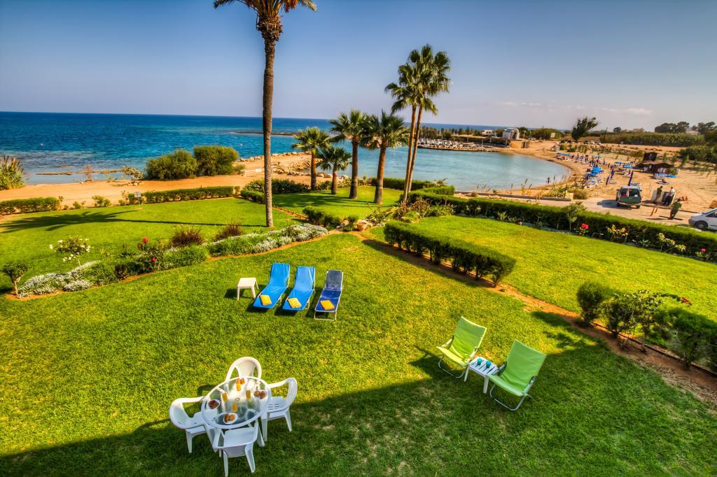 Beachfront Trident Lejlighed Protaras Eksteriør billede