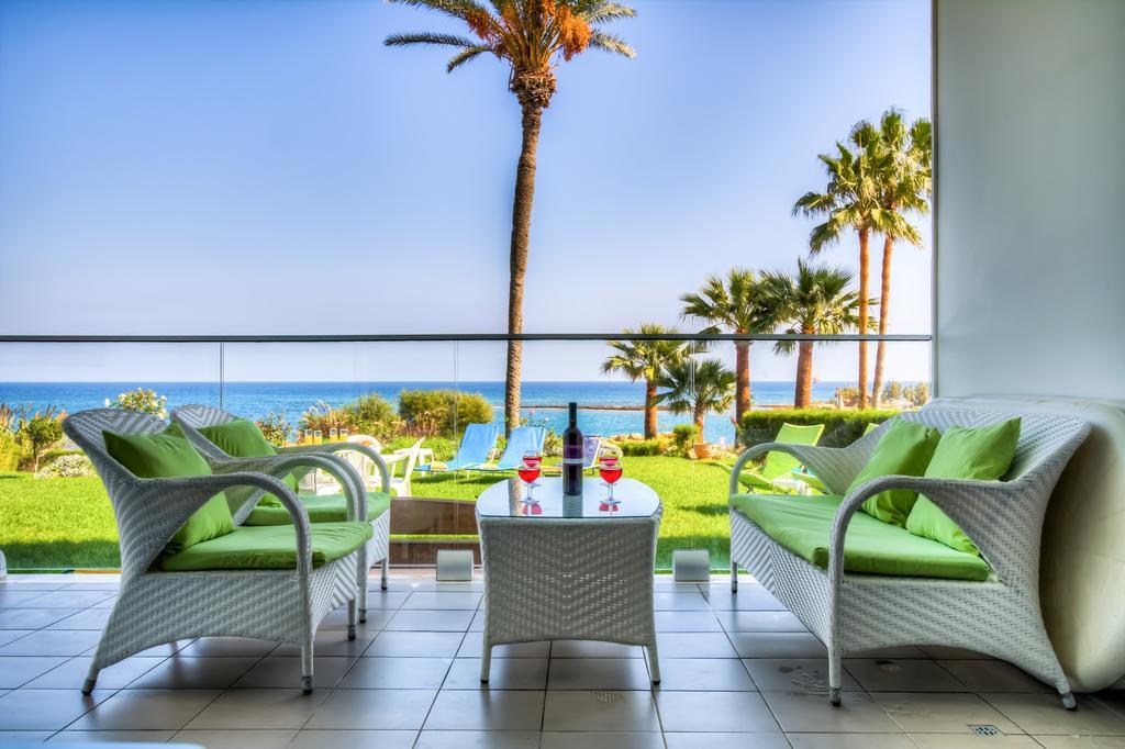 Beachfront Trident Protaras Eksteriør billede