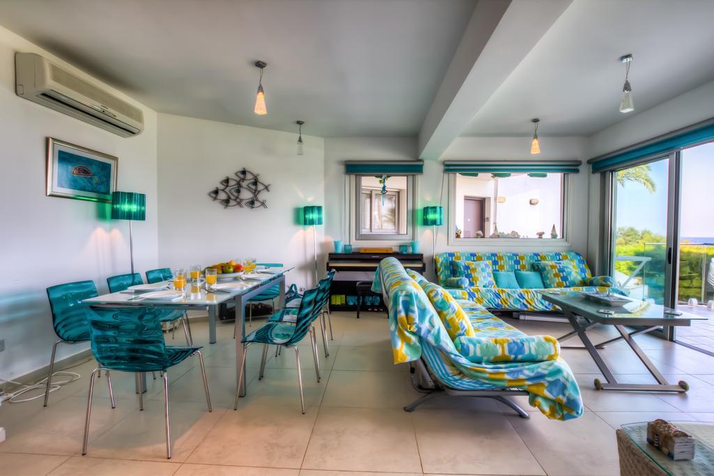Beachfront Trident Protaras Eksteriør billede